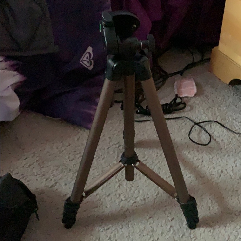Camera tripod - Picture 3 of 3